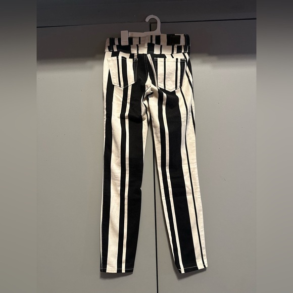 GUESS - Black & White Stripe Brittany Jegging (Size 24) - Picture 8 of 11